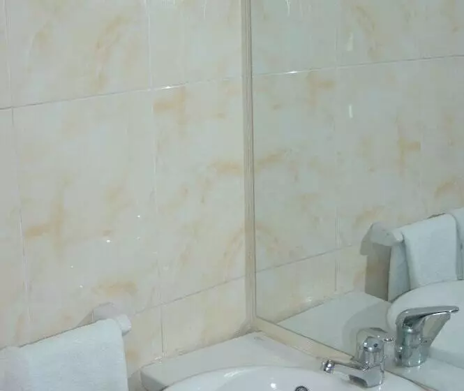 Fotos del hotel Royal Crown:  4