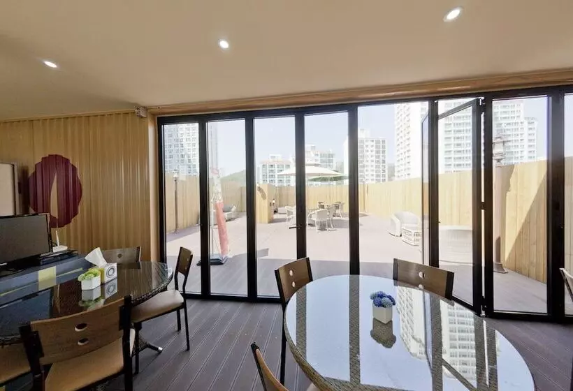 Fotos del hotel 109:  9