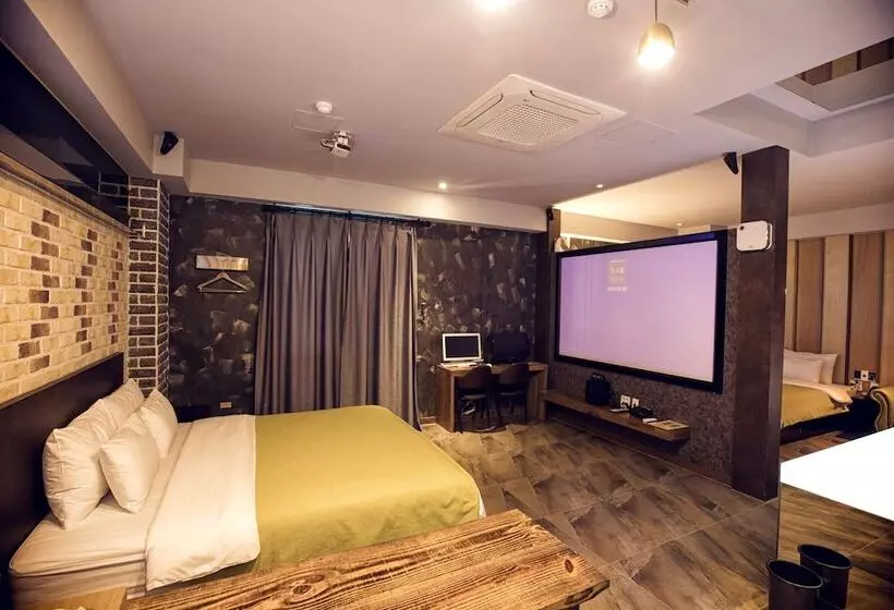 Fotos del hotel 109:  11