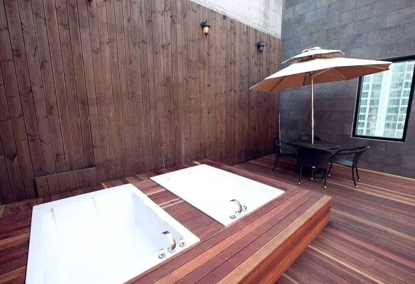 Fotos del hotel 109:  4