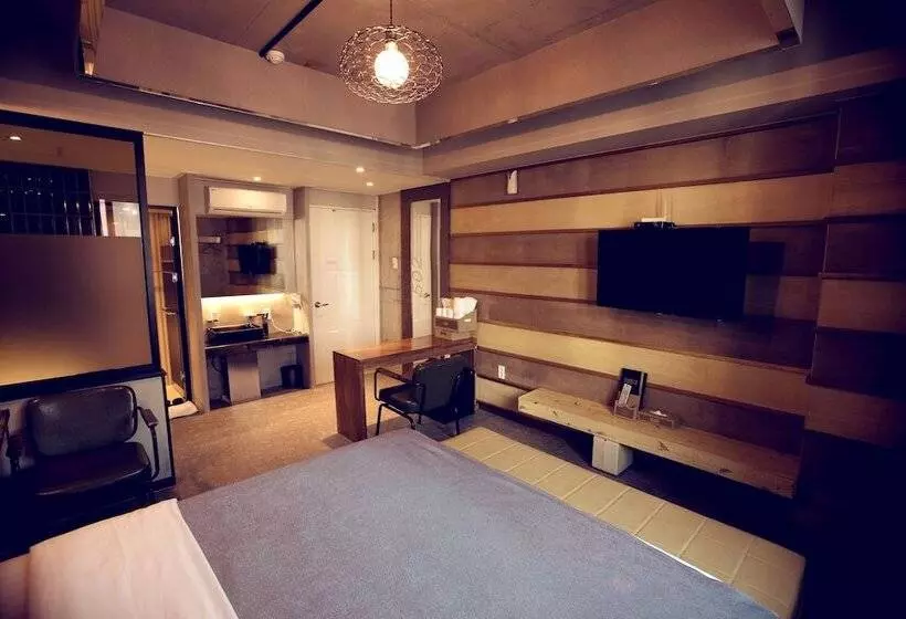 Fotos del hotel 109:  2