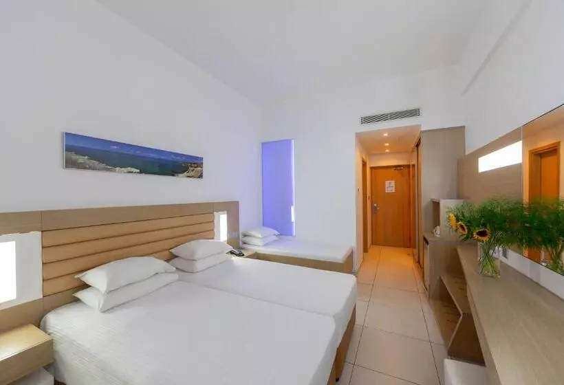 Fotos del hotel Vrissaki Beach:  13