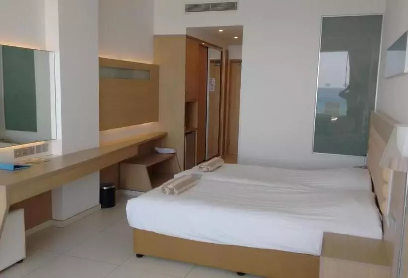 Fotos del hotel Vrissaki Beach:  21