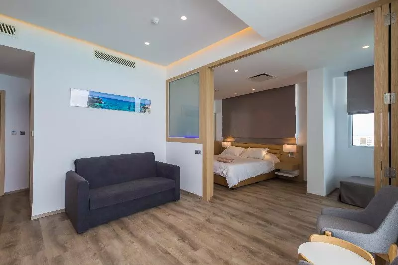 Fotos del hotel Vrissaki Beach:  24