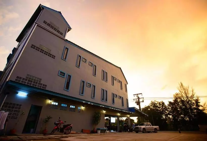 Fotos del hotel Seabox Khaolak Hostel:  6