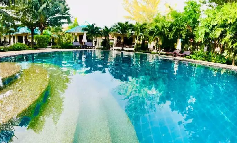 Fotos del hotel N.t. Lanta Resort:  10