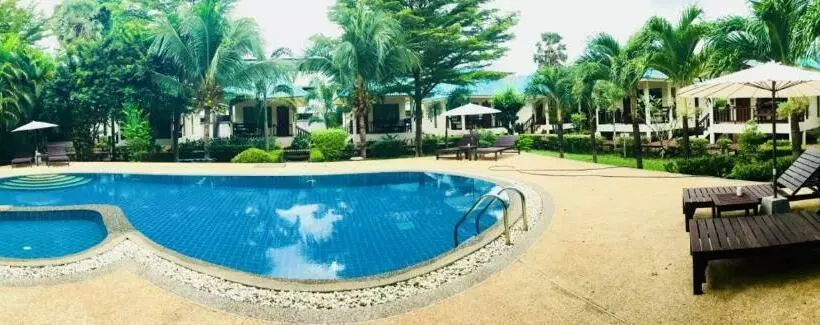 Fotos del hotel N.t. Lanta Resort:  2