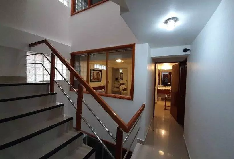 Fotos del hotel Flower S House:  2