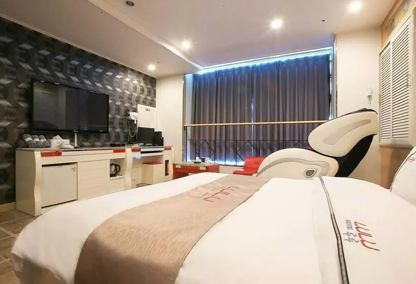 Fotos del hotel Business Design Hotel Luv:  2