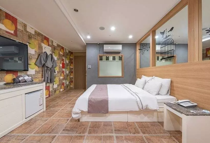 Fotos del hotel Business Design Hotel Luv:  12