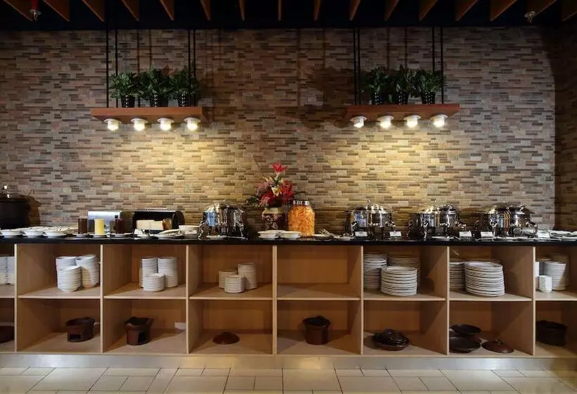 Fotos del hotel Maxonehotels.com At Pemuda:  5