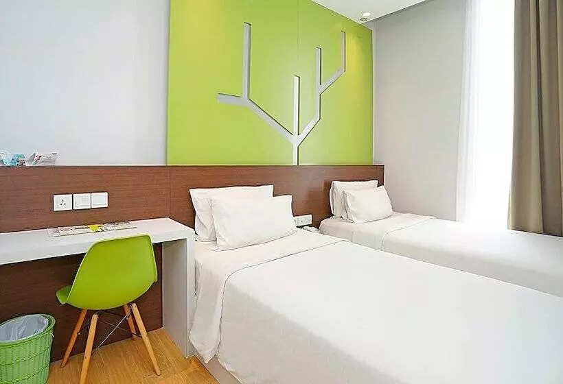 Fotos del hotel Maxonehotels.com At Pemuda:  17