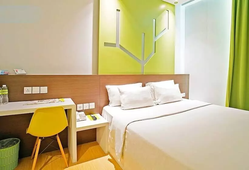 Fotos del hotel Maxonehotels.com At Pemuda:  18