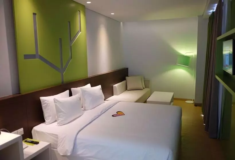 Fotos del hotel Maxonehotels.com At Pemuda:  13
