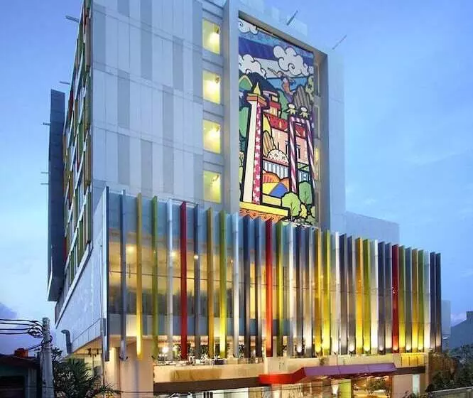 Maxonehotels.com At Pemuda