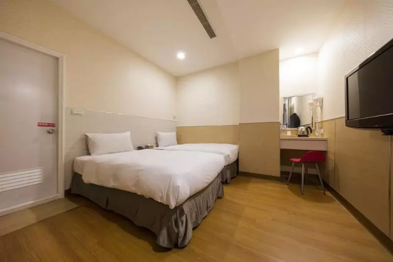 Fotos del hotel Tomorrow:  18