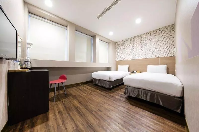 Fotos del hotel Tomorrow:  17