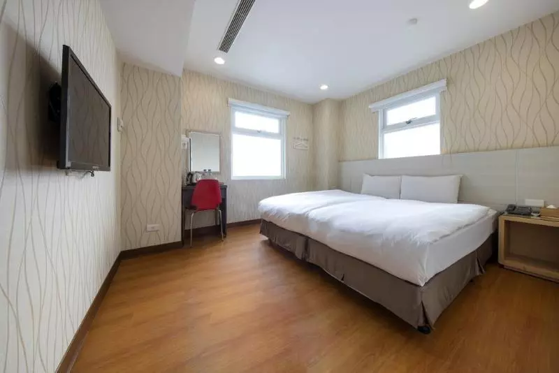 Fotos del hotel Tomorrow:  16