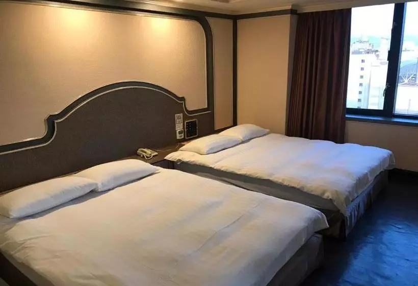 Fotos del hotel The First Plaza:  12