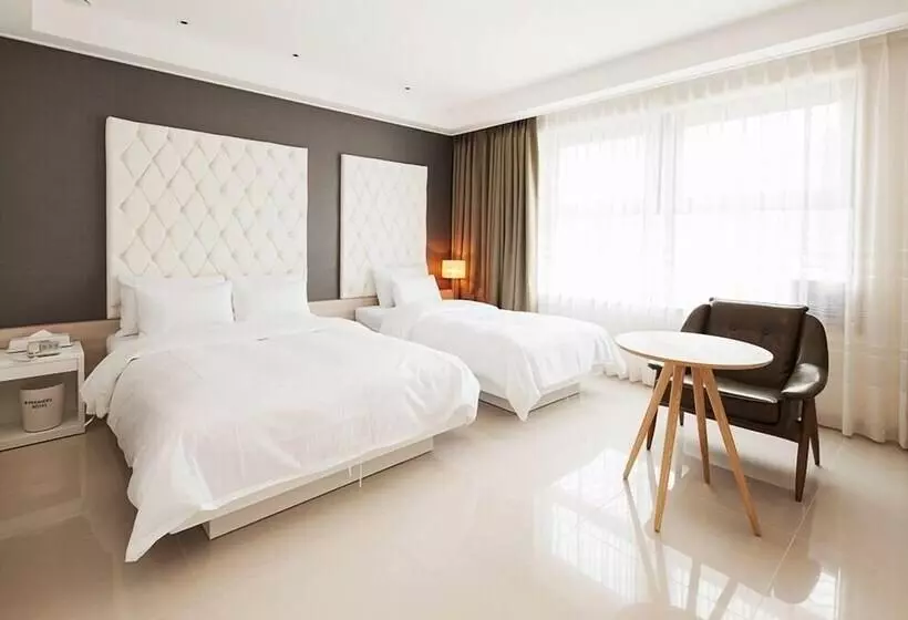 Fotos del hotel Premiers:  16