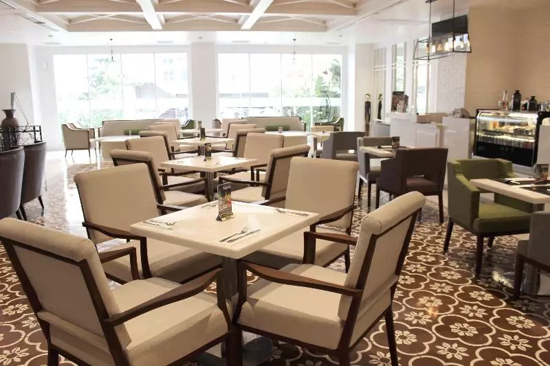 Fotos del hotel Maxone Signature Glodok Jakarta:  10