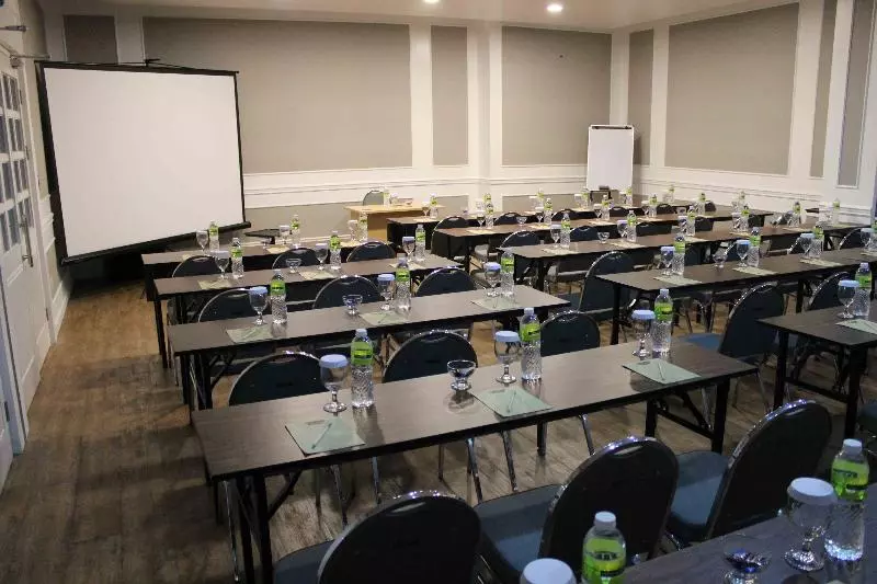 Fotos del hotel Maxone Signature Glodok Jakarta:  5