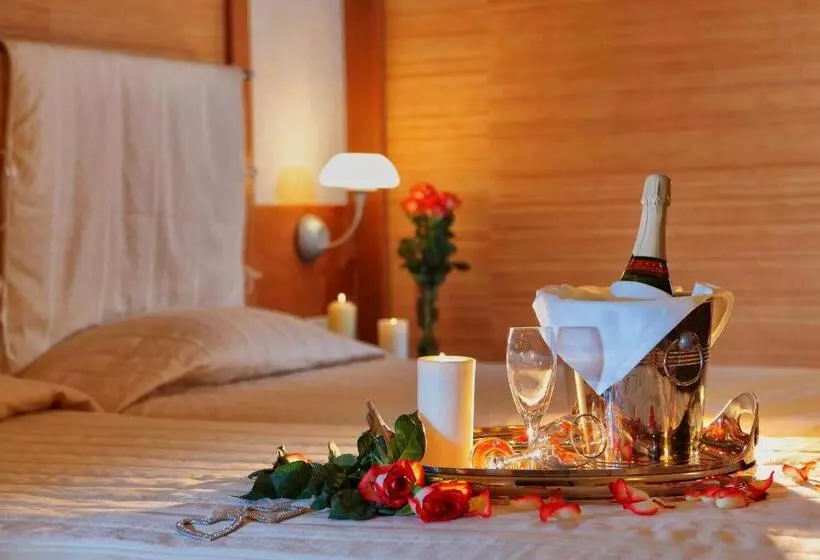 Fotos del hotel Sirens Beach & Village:  10