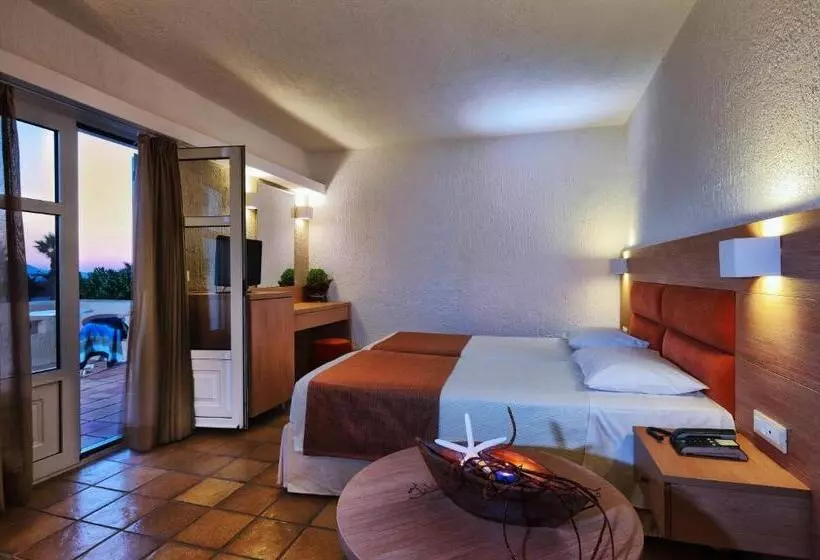 Fotos del hotel Sirens Beach & Village:  4