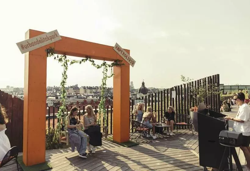 Fotos del hotel With Urban Deli:  17