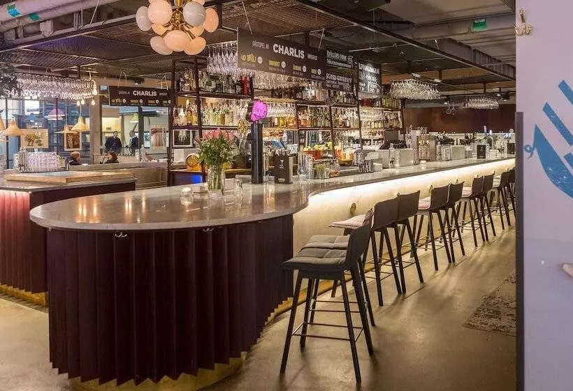 Fotos del hotel With Urban Deli:  6