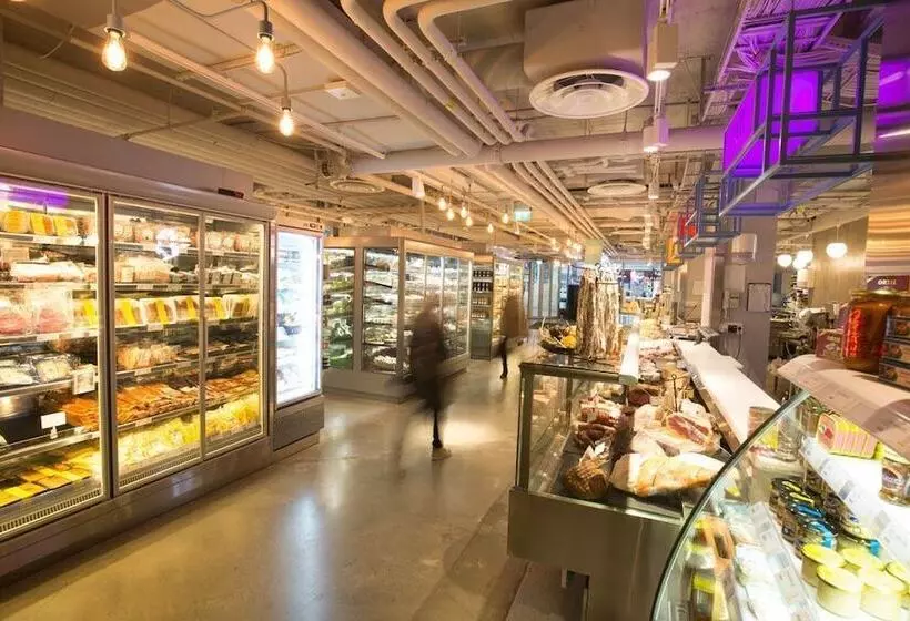 Fotos del hotel With Urban Deli:  21