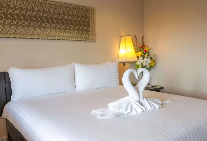 Fotos del hotel Golden Tulip Essential Pattaya:  2