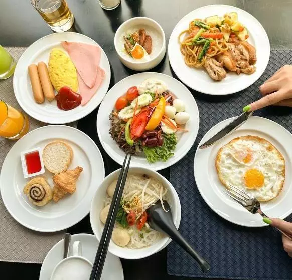 Fotos del hotel Clover Asoke:  4