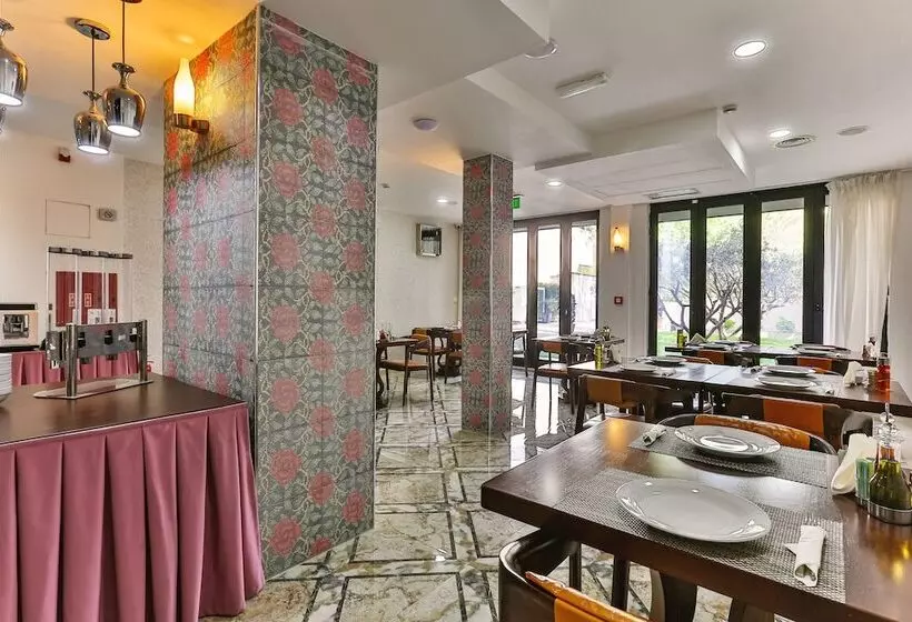 Fotos del hotel Premier:  11