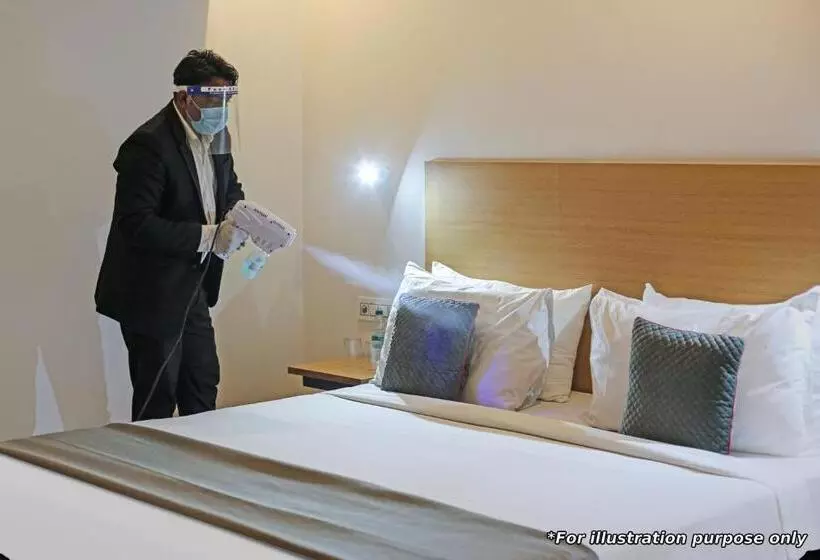 Fotos del hotel Oyo Premium C Scheme Ahinsa Circle:  2