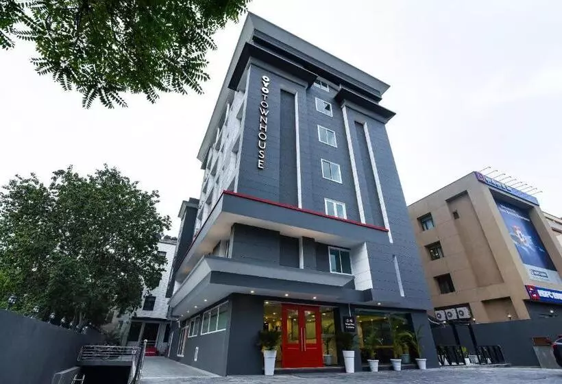 Fotos del hotel Oyo Premium C Scheme Ahinsa Circle:  21