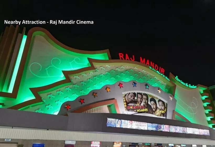 Fotos del hotel Oyo Premium C Scheme Ahinsa Circle:  9