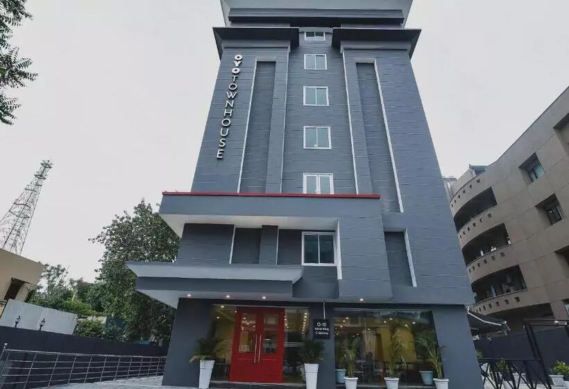 Fotos del hotel Oyo Premium C Scheme Ahinsa Circle:  17