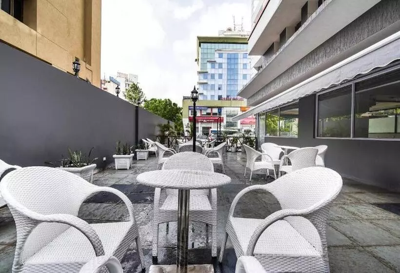 Fotos del hotel Oyo Premium C Scheme Ahinsa Circle:  6