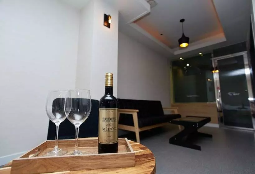 Fotos del hotel The May:  5