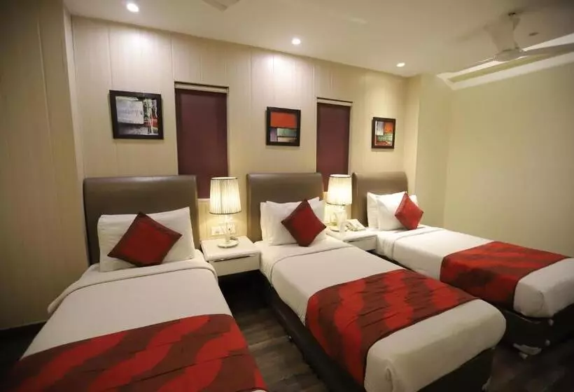 Fotos del hotel Oyo Premium Naraina 2:  7