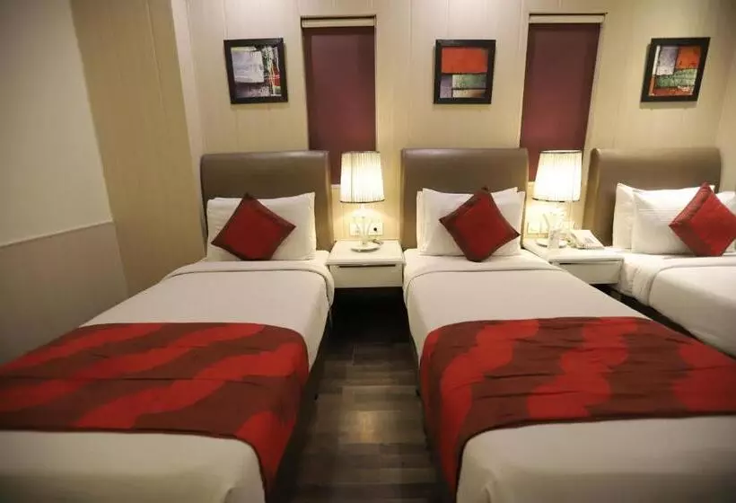 Fotos del hotel Oyo Premium Naraina 2:  13