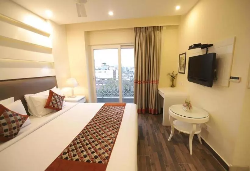 Fotos del hotel Oyo Premium Naraina 2:  21