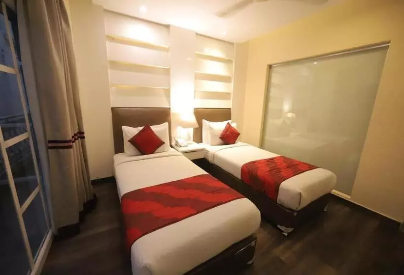 Fotos del hotel Oyo Premium Naraina 2:  25