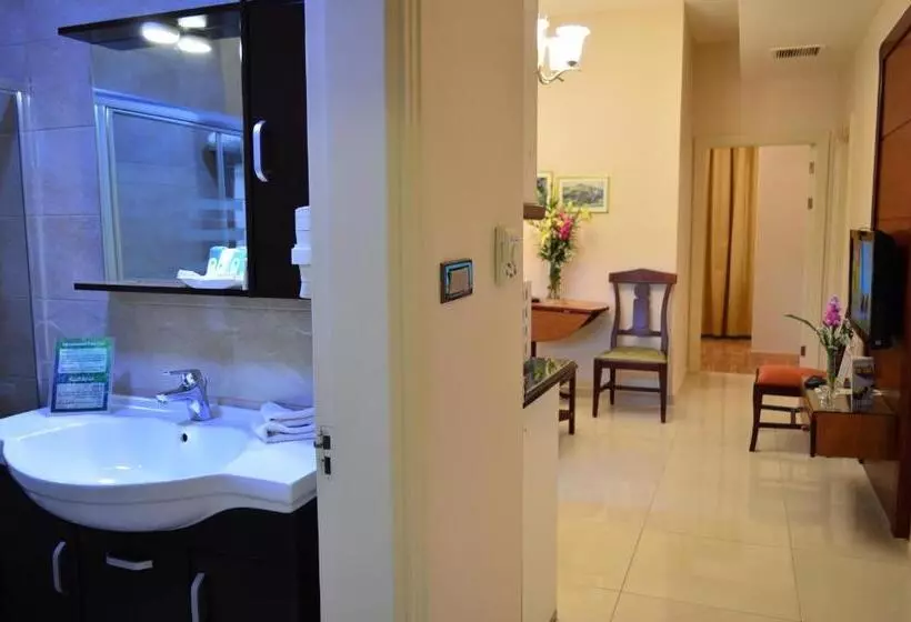 Fotos del hotel Comfort Hotel Suites:  15