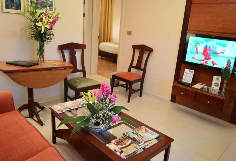 Fotos del hotel Comfort Hotel Suites:  22