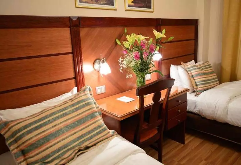 Fotos del hotel Comfort Hotel Suites:  8