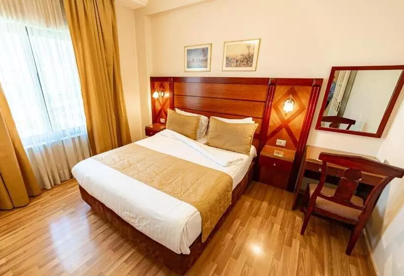 Fotos del hotel Comfort Hotel Suites:  16