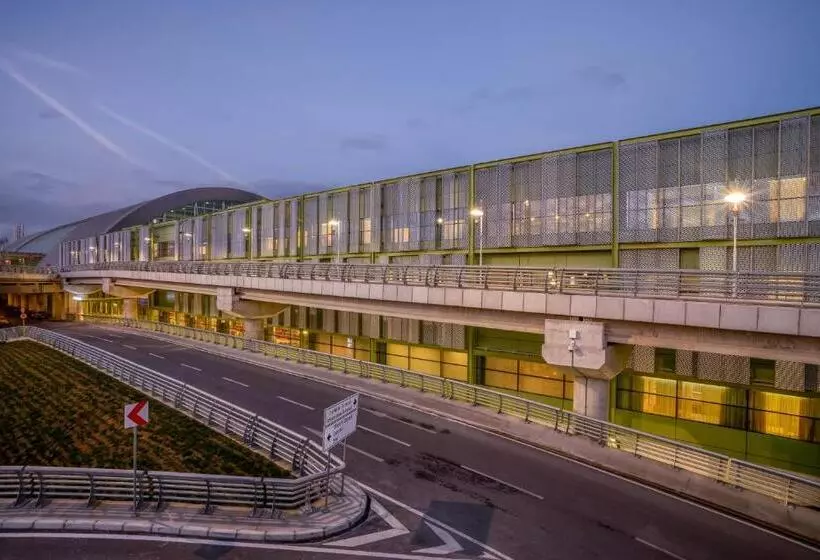 Fotos del hotel Tav Airport Hotel Izmir:  8