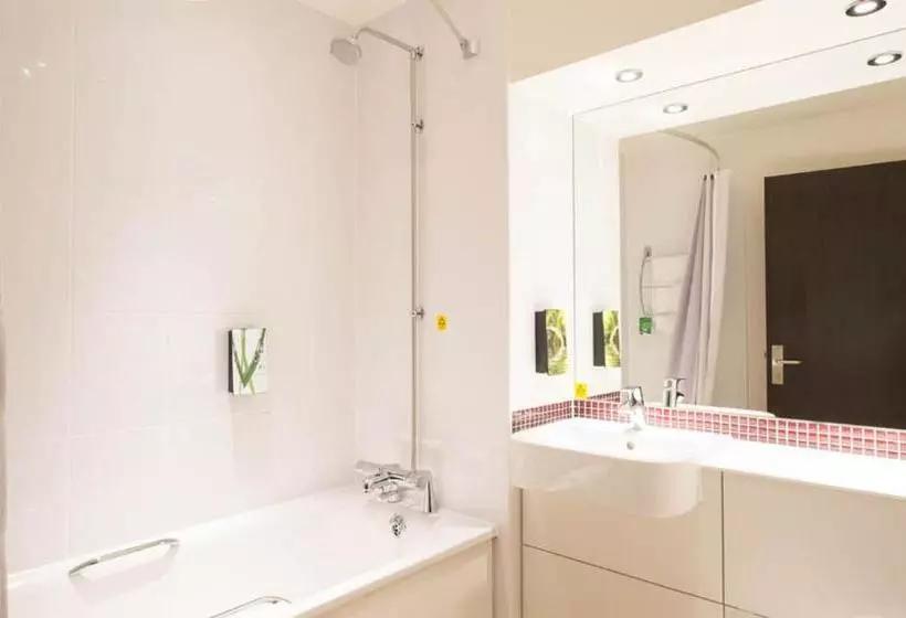 Fotos del hotel Premier Inn Southampton City Centre:  5